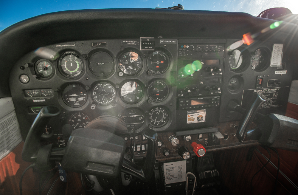 The,dashboard,of,cessna,172,skyhawk,airplane,,which,is,popular